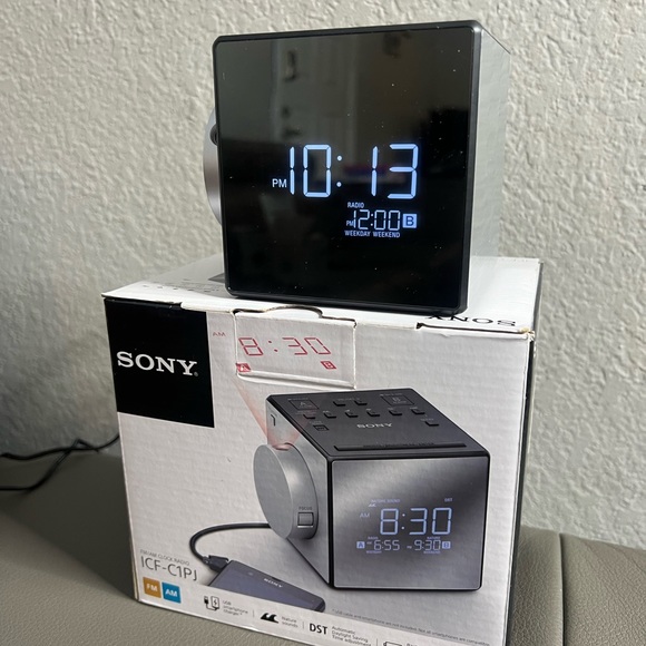 SONY ICF-C1PJ alarm clock radio - Picture 6 of 6